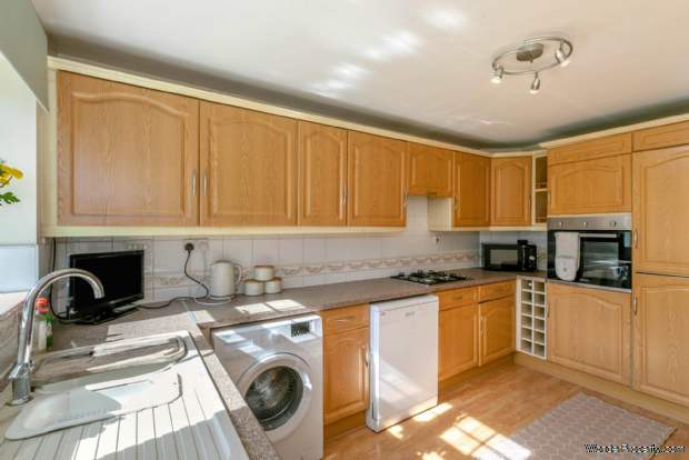 Additional Property Image 4 bedroom Detached for sale in Leeds 5