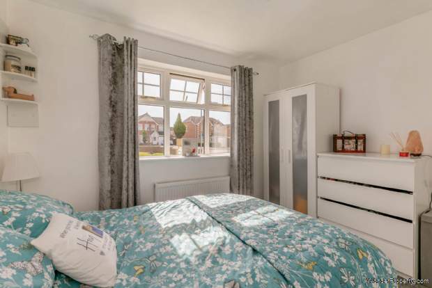Additional Property Image 4 bedroom Detached for sale in Leeds 14