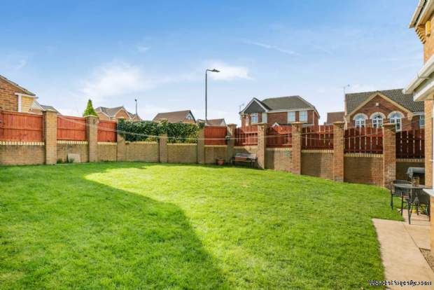 Additional Property Image 4 bedroom Detached for sale in Leeds 8
