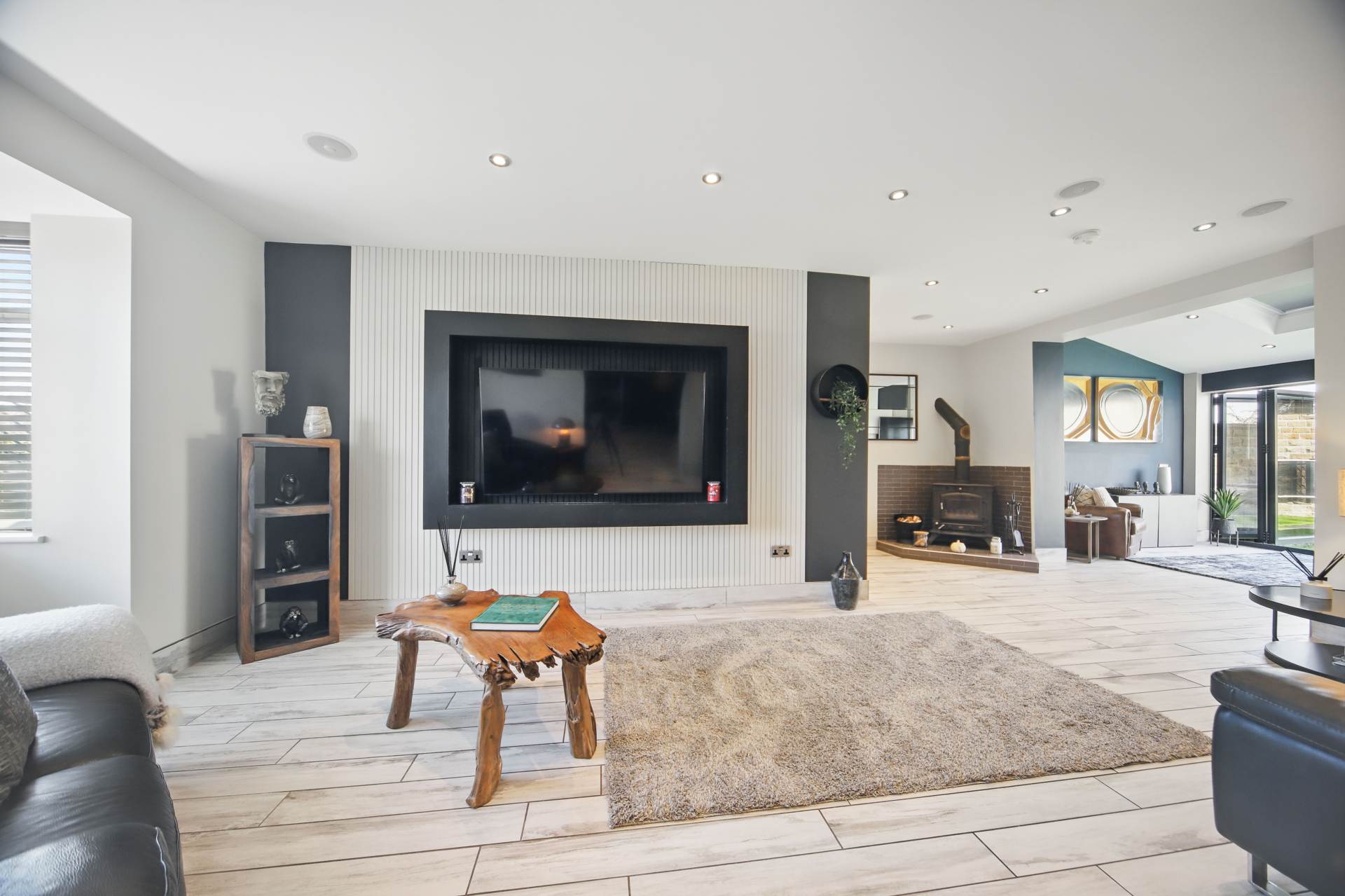 6 bedroom Detached for sale in Wakefield