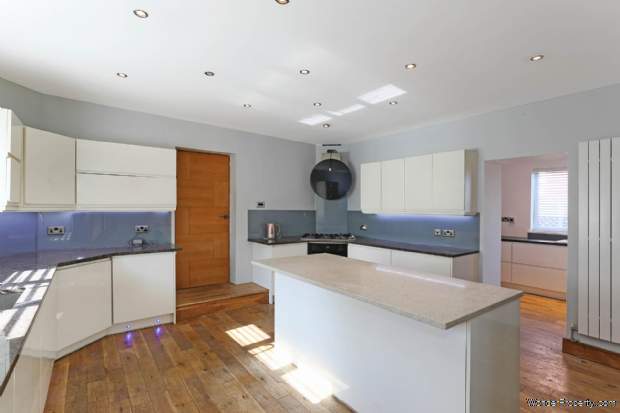 Additional Property Image 4 bedroom Semi Detached for sale in Batley 15