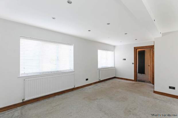 Additional Property Image 4 bedroom Semi Detached for sale in Batley 12