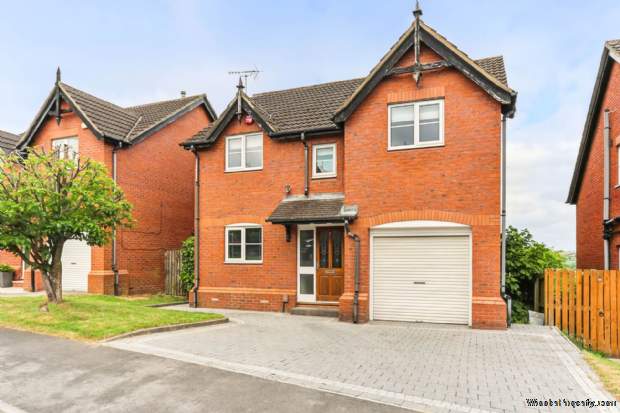 4 bedroom Detached for sale in Leeds
