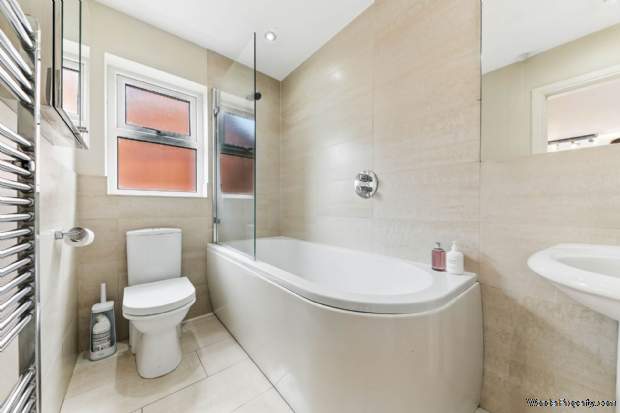 Additional Property Image 4 bedroom Detached for sale in Leeds 12