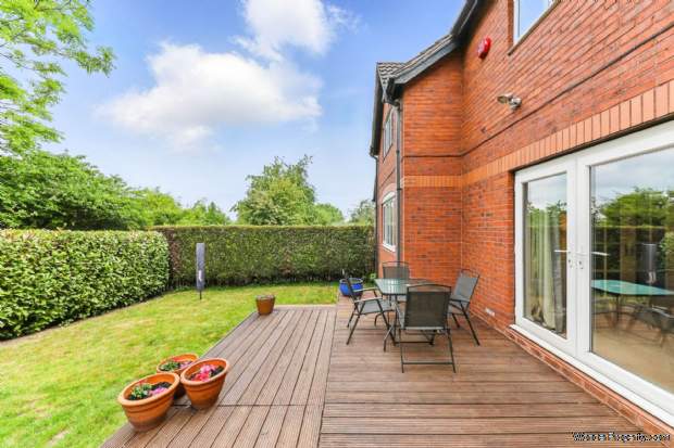 Additional Property Image 4 bedroom Detached for sale in Leeds 19