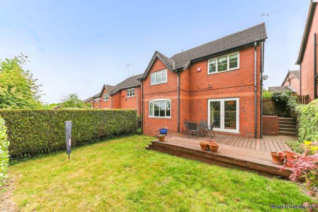 Additional Property Image 4 bedroom Detached for sale in Leeds 20