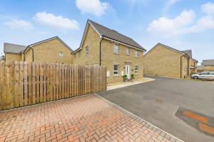 3 bedroom Semi Detached for sale in Wakefield