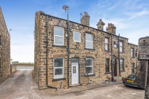 2 bedroom End of Terrace for sale in Leeds