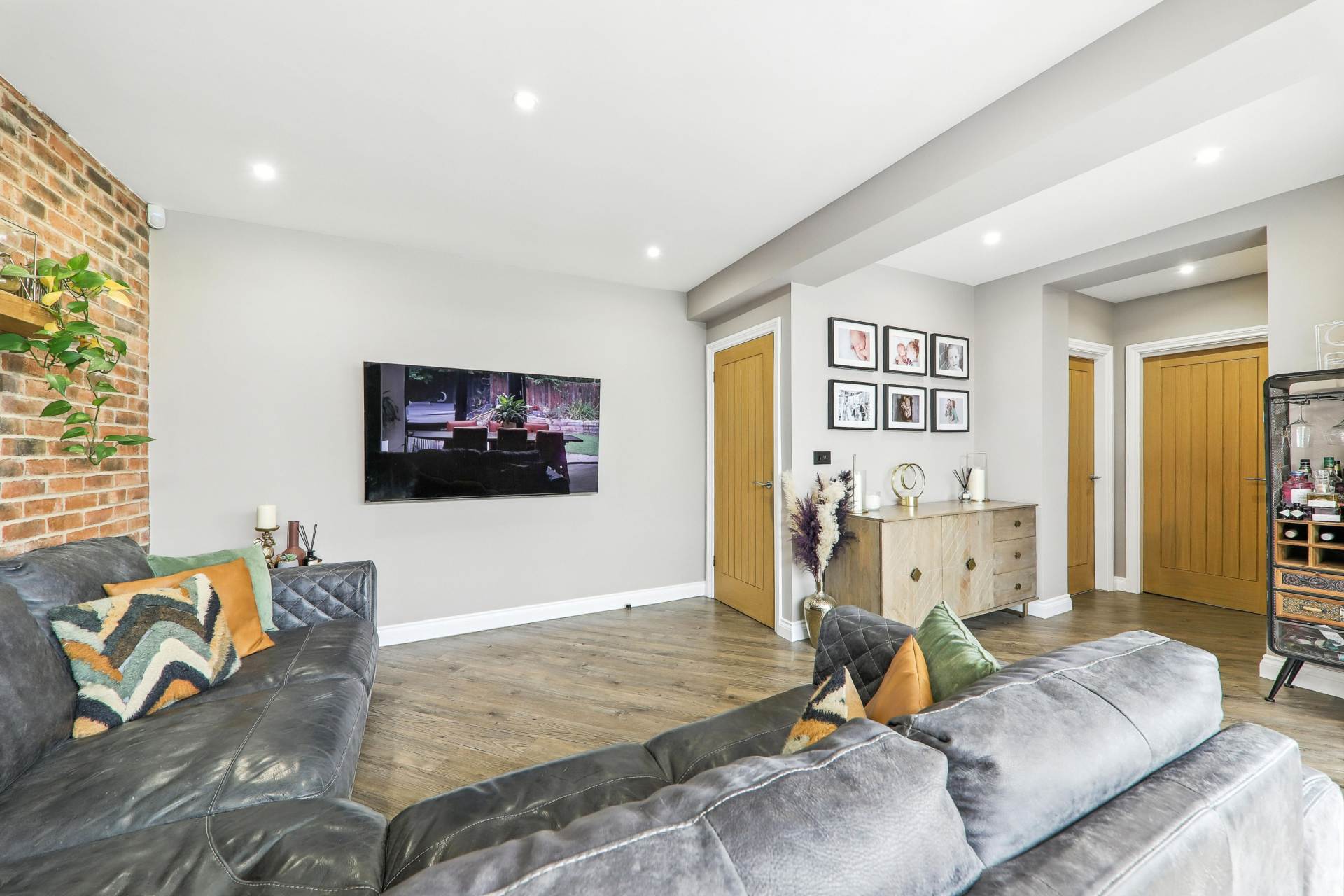 Additional Property Image 4 bedroom Semi Detached for sale in Dewsbury 8