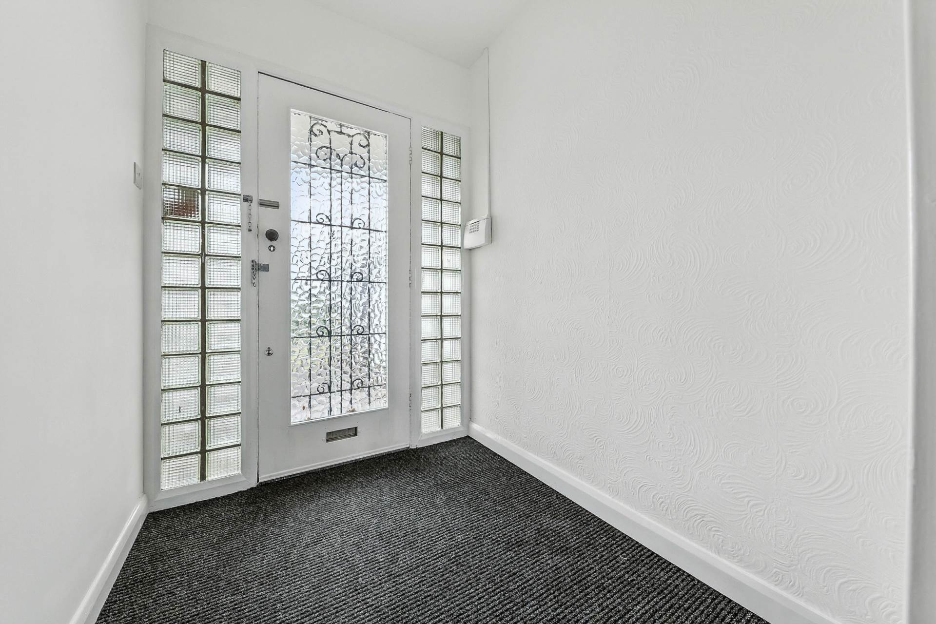 Additional Property Image 3 bedroom Detached Bungalow to rent in Leeds 5