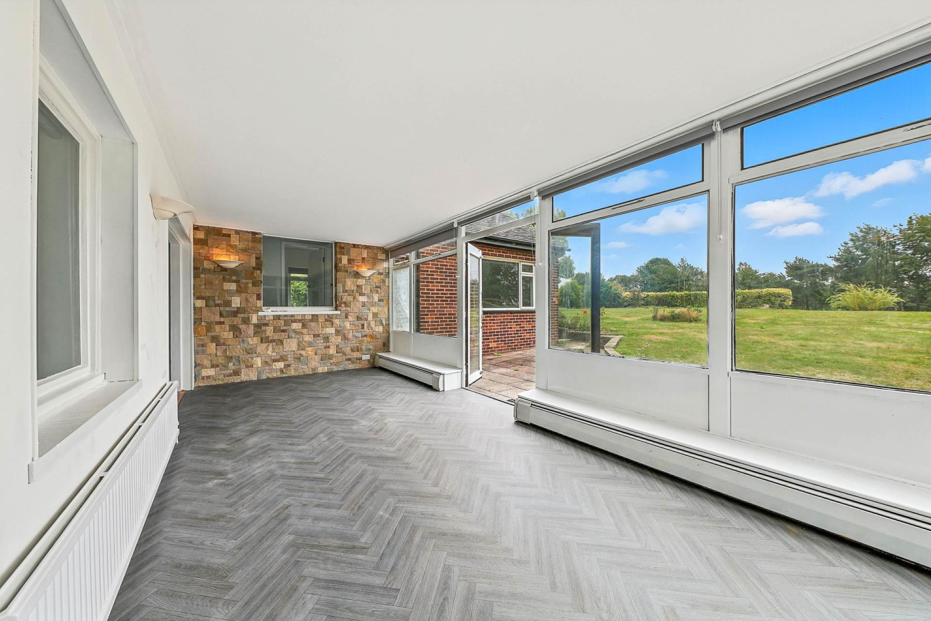 Additional Property Image 3 bedroom Detached Bungalow to rent in Leeds 8