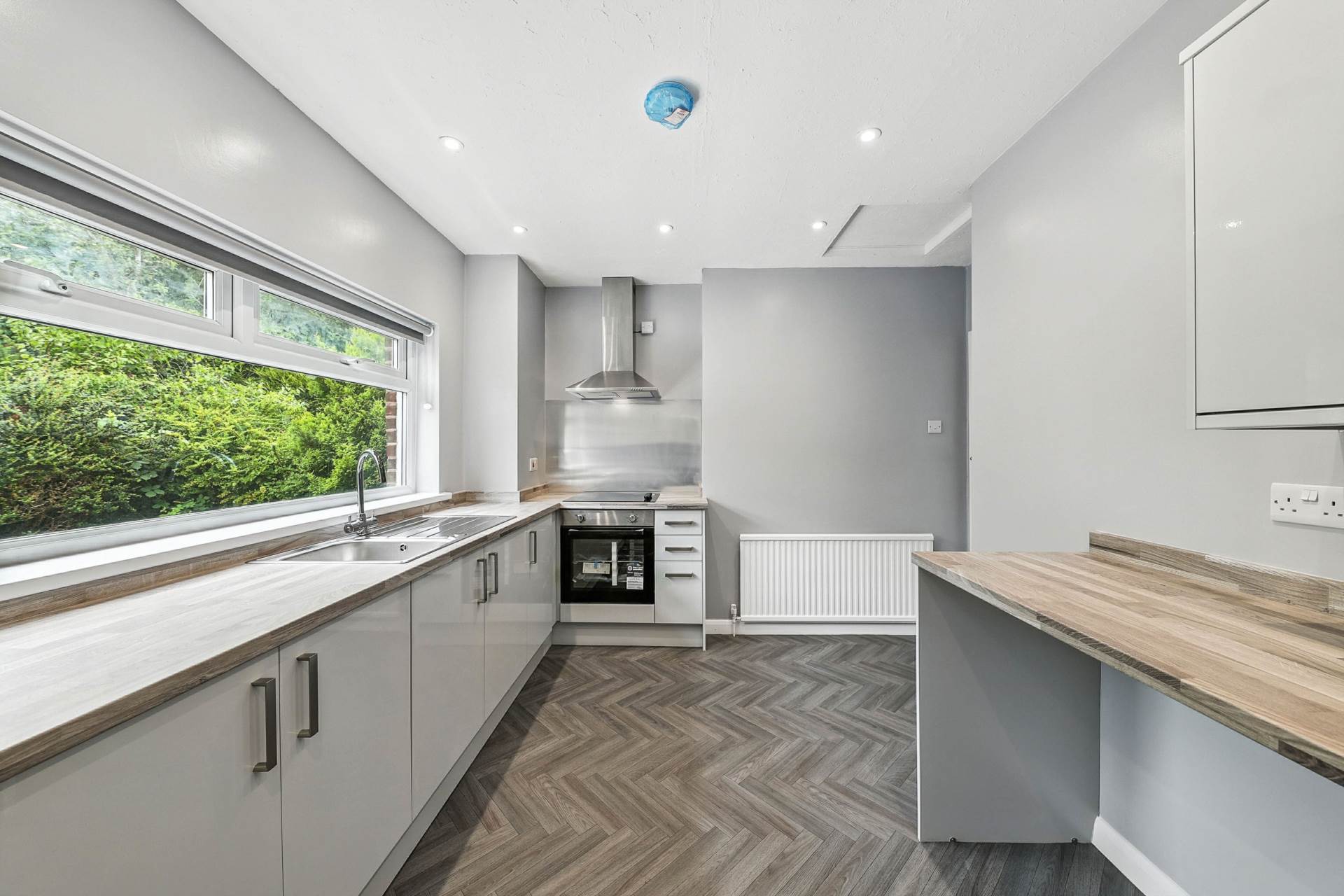 Additional Property Image 3 bedroom Detached Bungalow to rent in Leeds 11