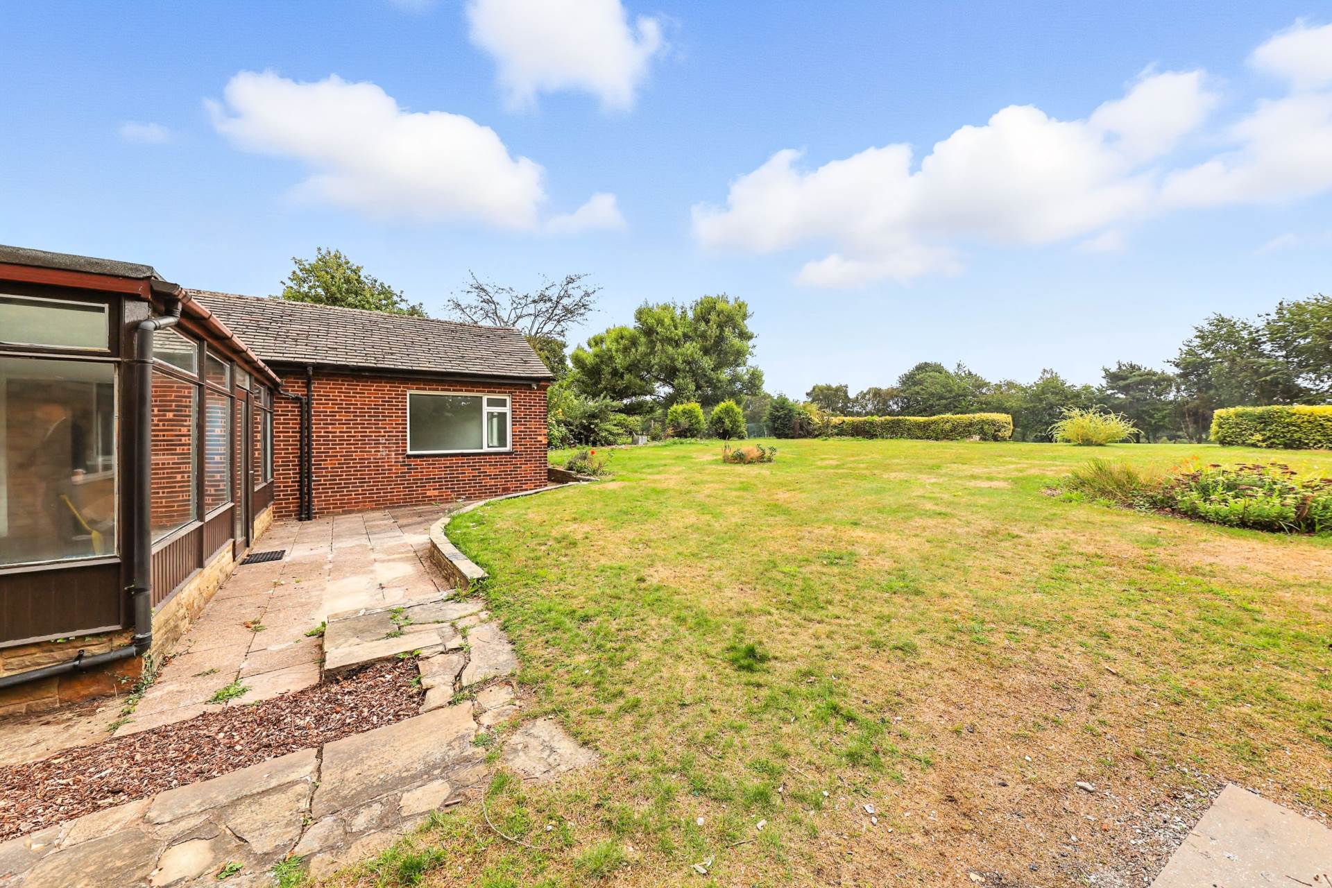 Additional Property Image 3 bedroom Detached Bungalow to rent in Leeds 23