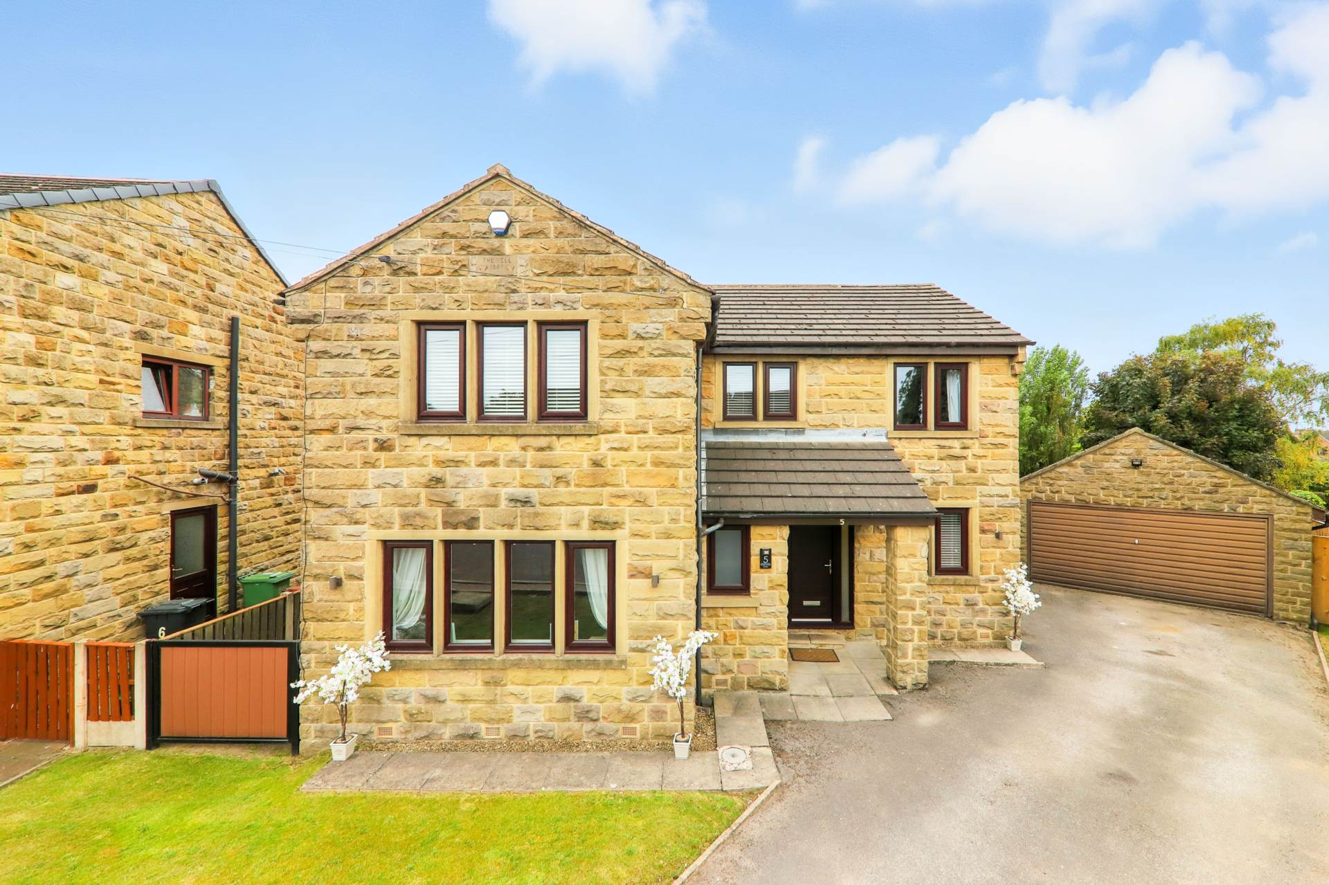 Additional Property Image 4 bedroom Detached for sale in Wakefield 2