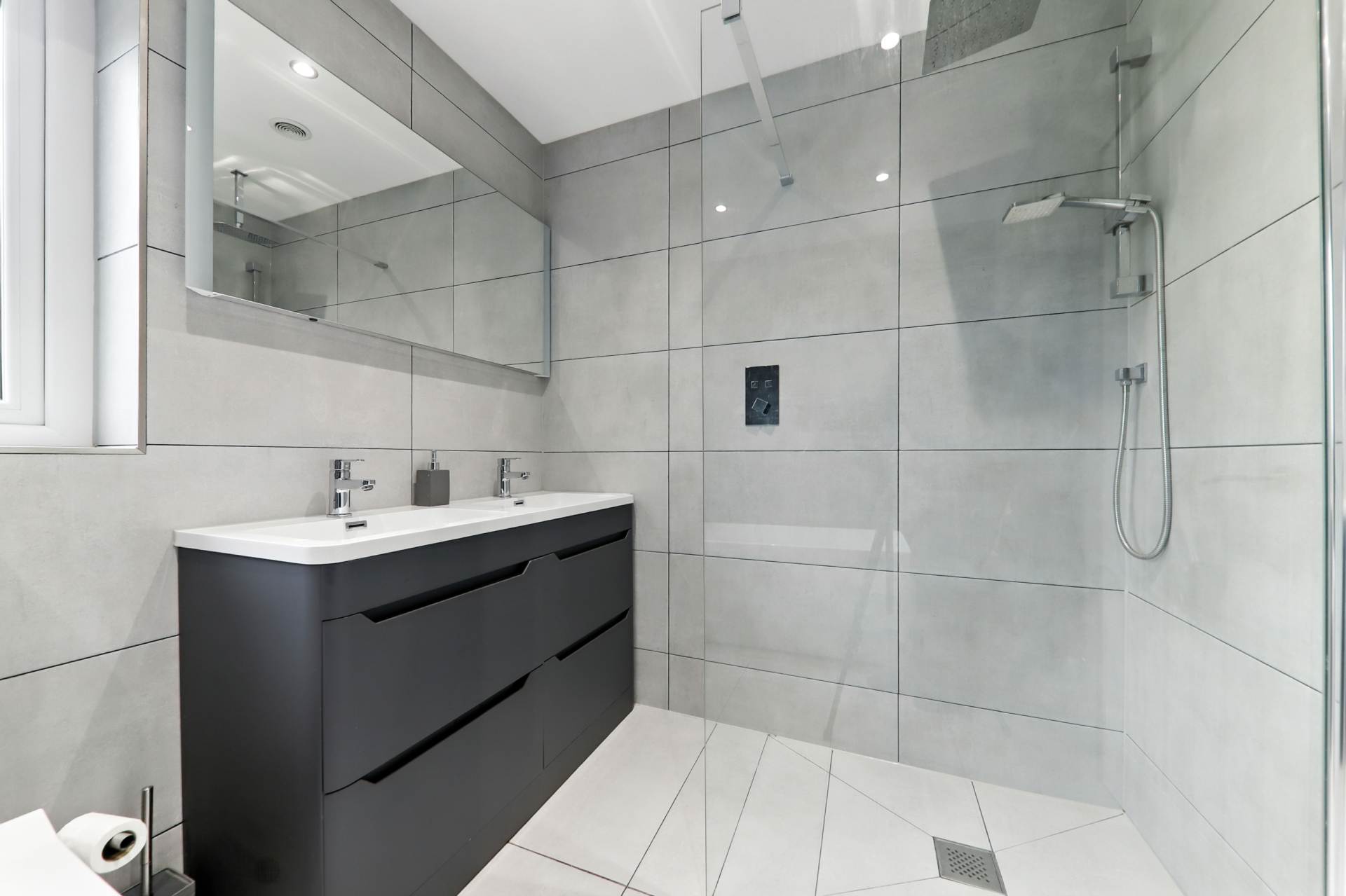 Additional Property Image 4 bedroom Detached for sale in Wakefield 19