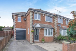 4 bedroom Semi Detached for sale in Wakefield