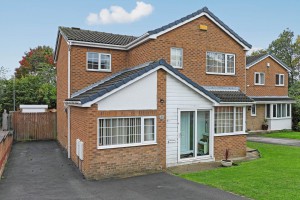 4 bedroom Detached for sale in Wakefield