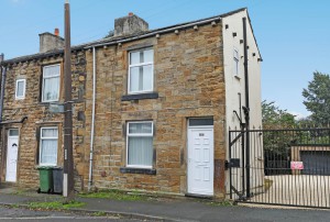 2 bedroom End of Terrace for sale in Batley