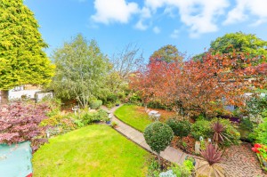 3 bedroom Semi Detached for sale in Leeds