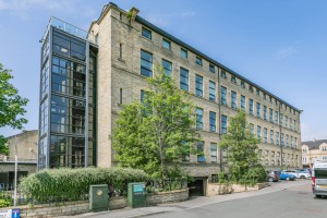 2 bedroom Apartment to rent in Bradford