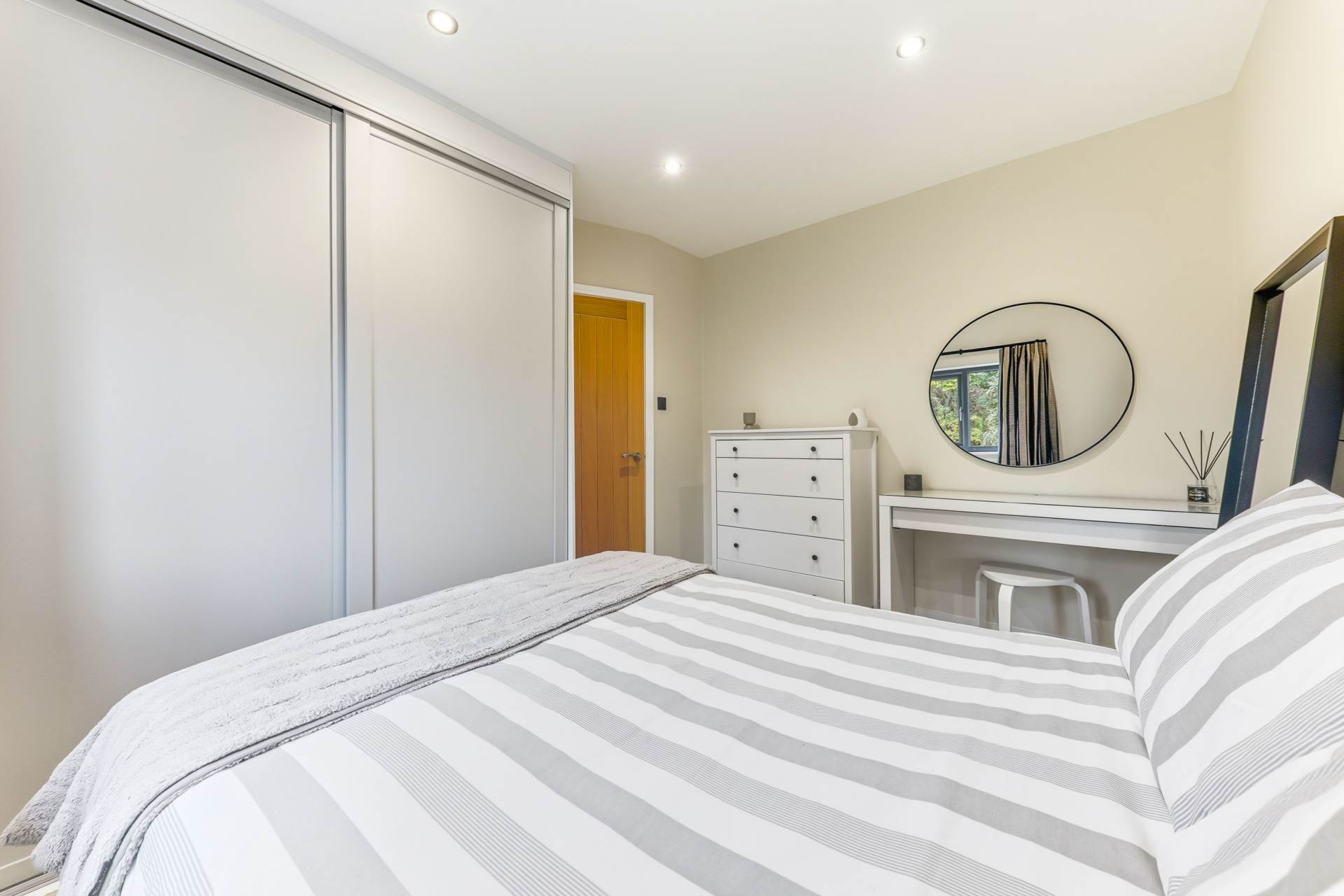 Additional Property Image 2 bedroom Semi Detached for sale in Leeds 10