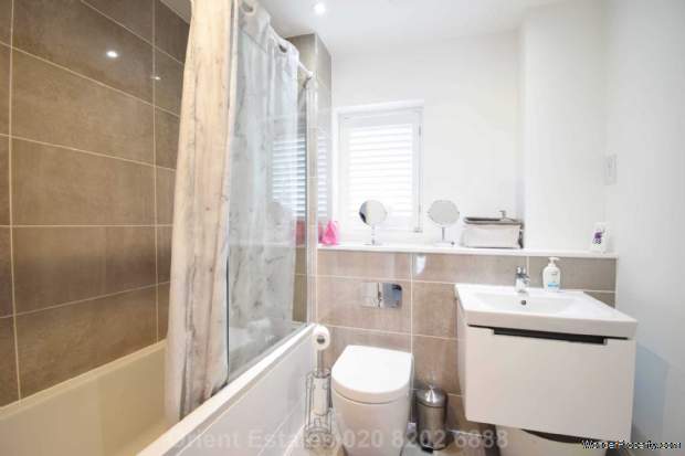 Additional Property Image 5 bedroom Detached for sale in Watford 15