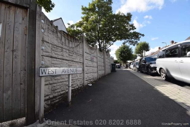 5 bedroom Semi Detached for sale in London