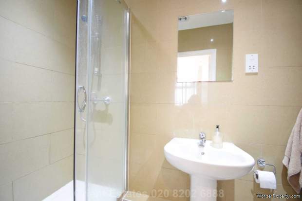 Additional Property Image 3 bedroom Flat for sale in London 5