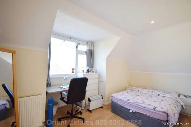 Additional Property Image 3 bedroom Flat for sale in London 6