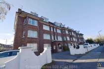 3 bedroom Flat for sale in London