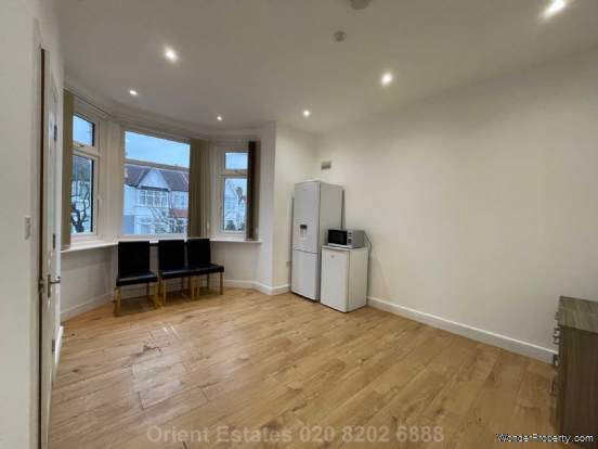 Additional Property Image 3 bedroom Flat for sale in London 3