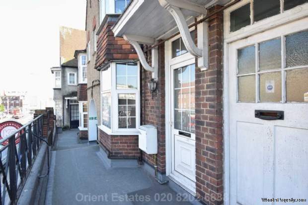 2 bedroom Flat for sale in London