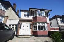 4 bedroom Detached for sale in London