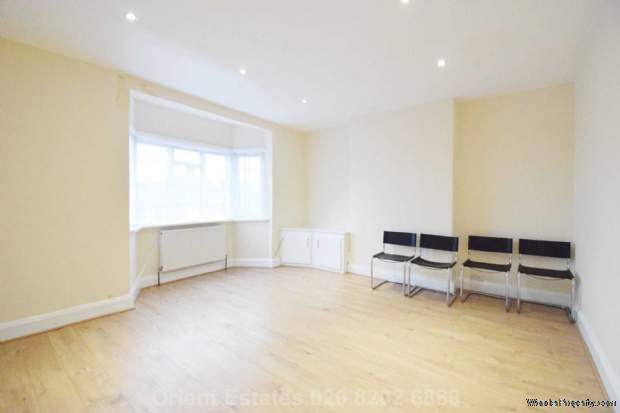 Additional Property Image 3 bedroom Flat for sale in London 2