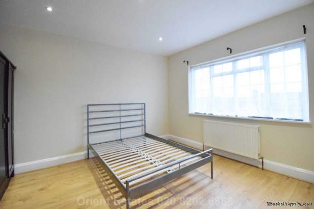 Additional Property Image 3 bedroom Flat for sale in London 4