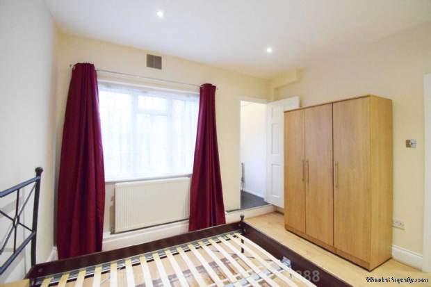 Additional Property Image 3 bedroom Flat for sale in London 5