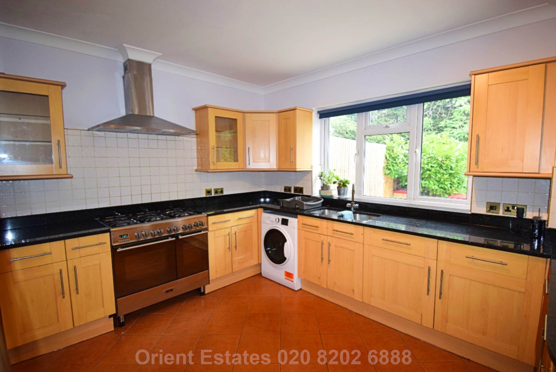Additional Property Image 7 bedroom Detached for sale in London 2