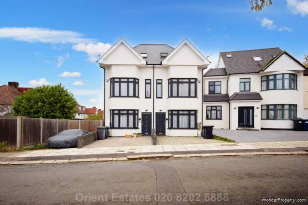 4 bedroom Semi Detached for sale in London