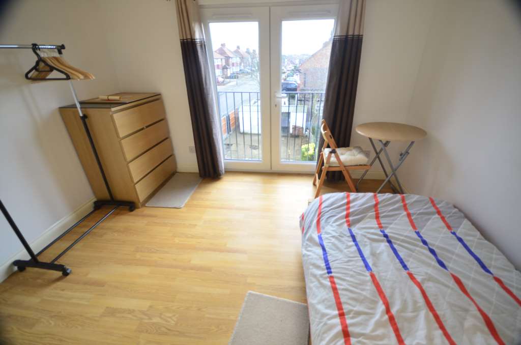 Additional Property Image 1 bedroom House Share to rent in Edgware 2
