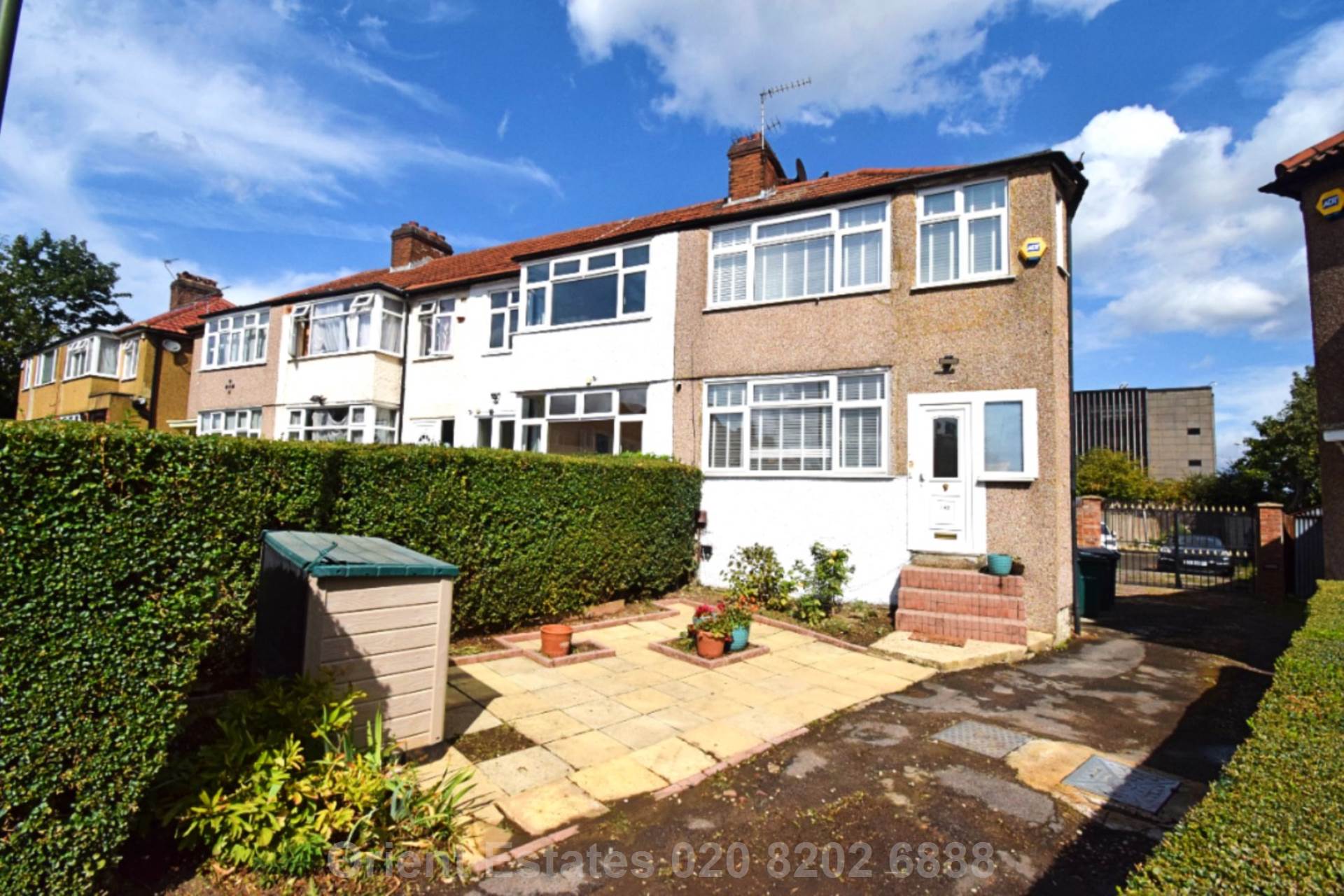 3 bedroom End of Terrace for sale in London