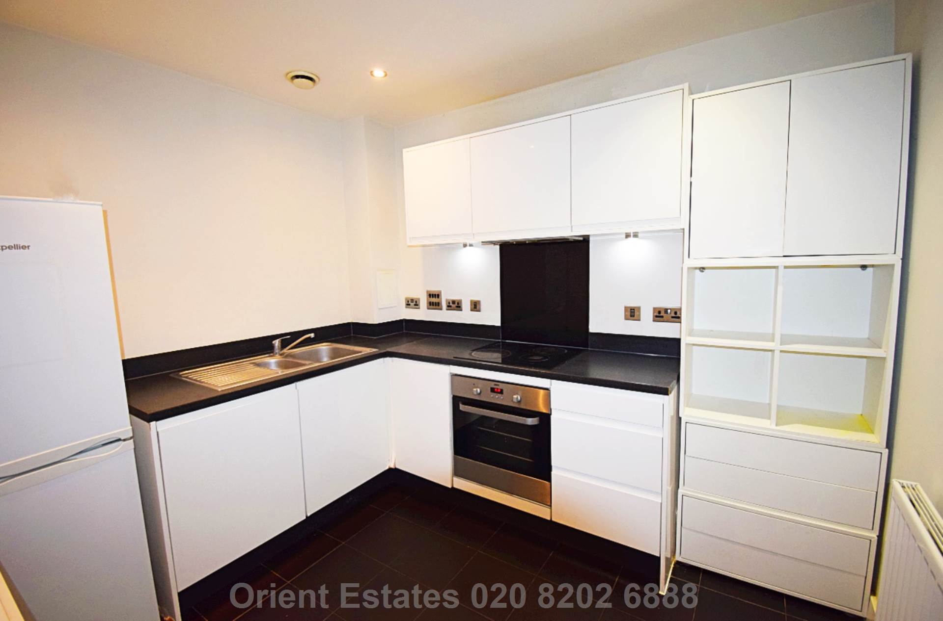 Additional Property Image 3 bedroom Flat for sale in London 3