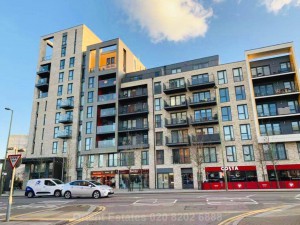 3 bedroom Flat for sale in London
