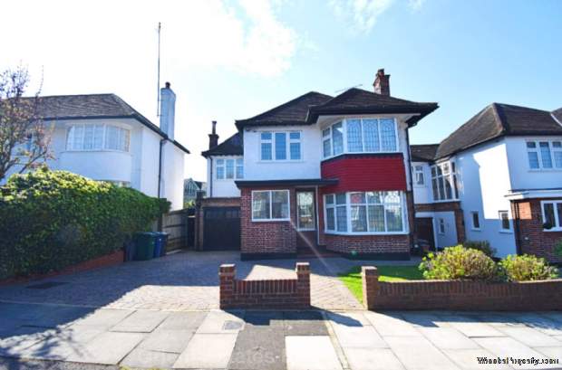 4 bedroom Detached for sale in London