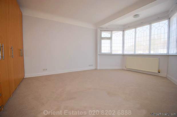 Additional Property Image 4 bedroom Detached for sale in London 5