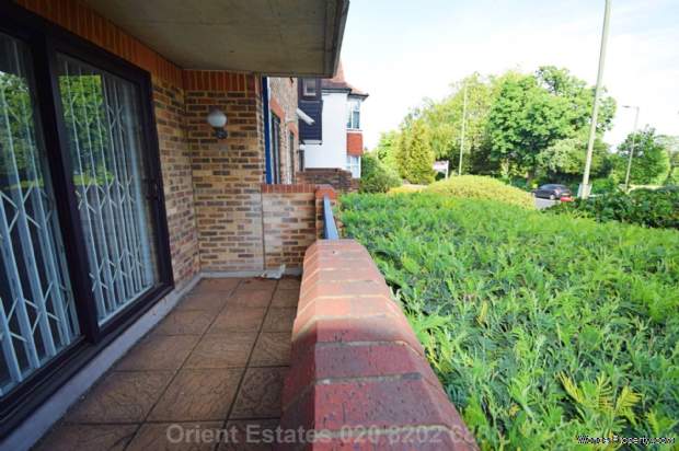 Additional Property Image 3 bedroom Flat for sale in London 8