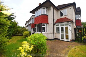 5 bedroom Detached for sale in London