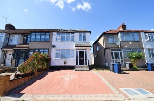 4 bedroom Semi Detached for sale in London