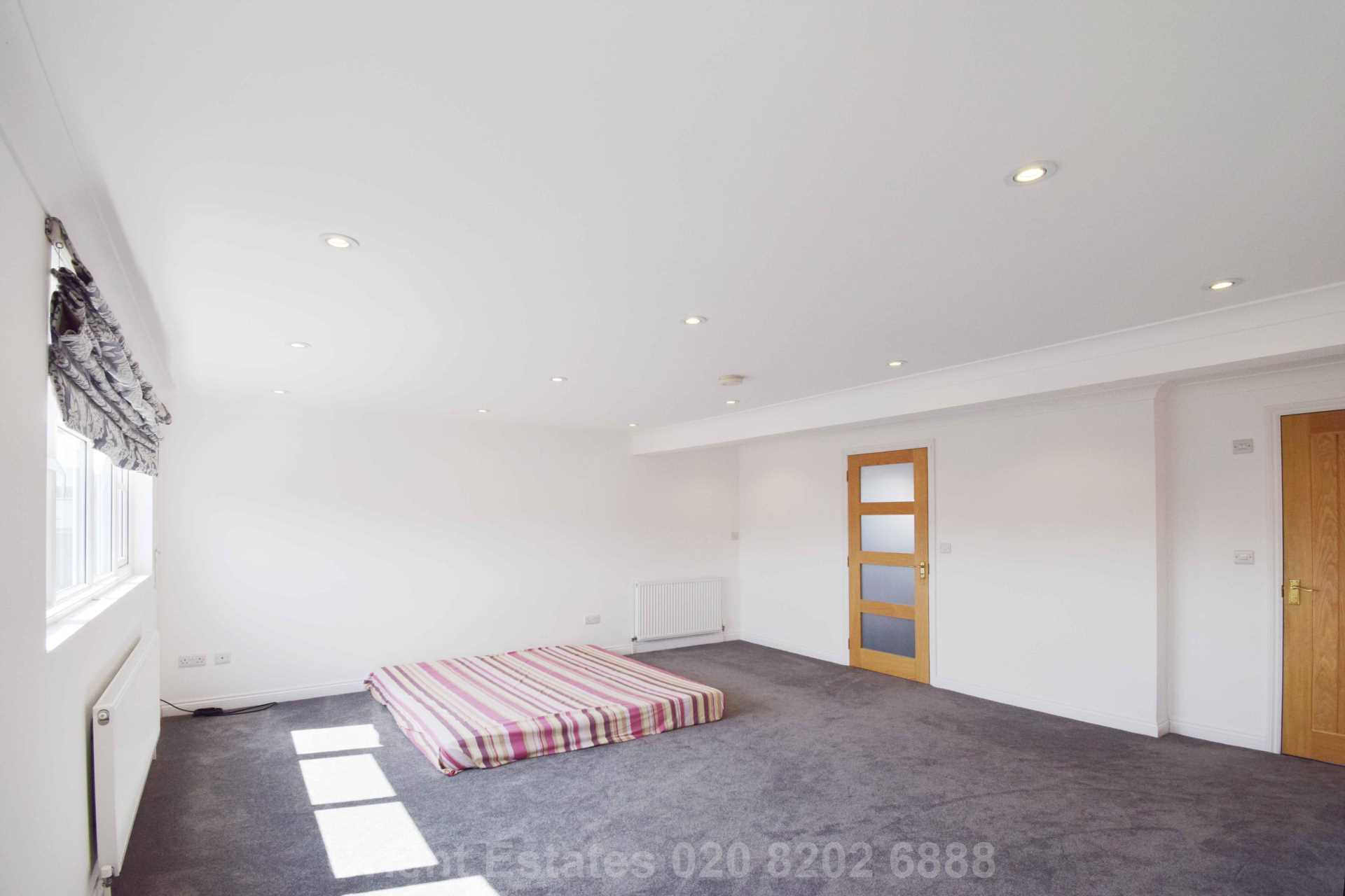 Additional Property Image 5 bedroom Detached to rent in London 11