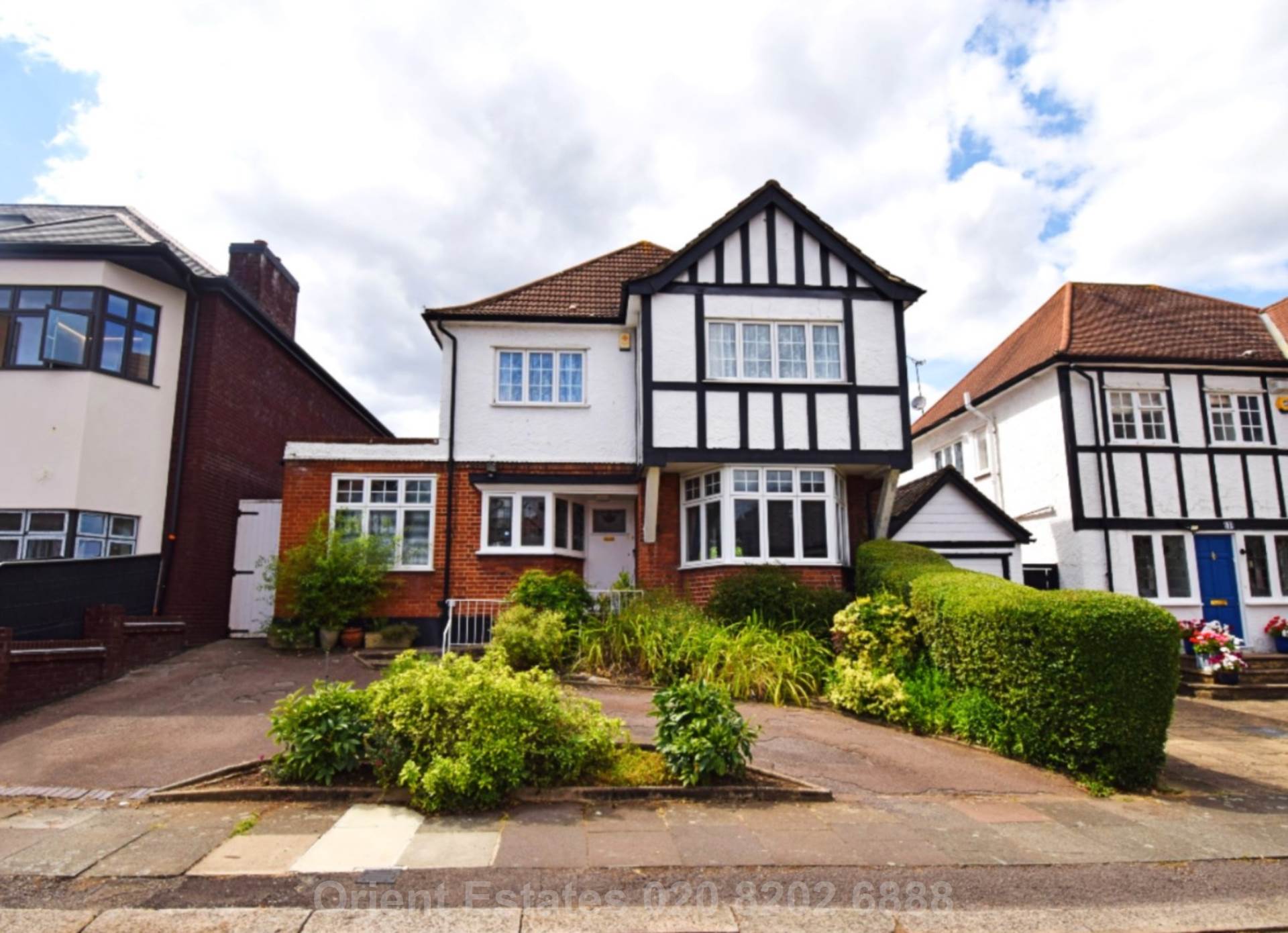 4 bedroom Detached for sale in London