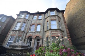 2 bedroom Flat to rent in London